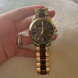 Like new Michael Kors gold/tortoise watch!